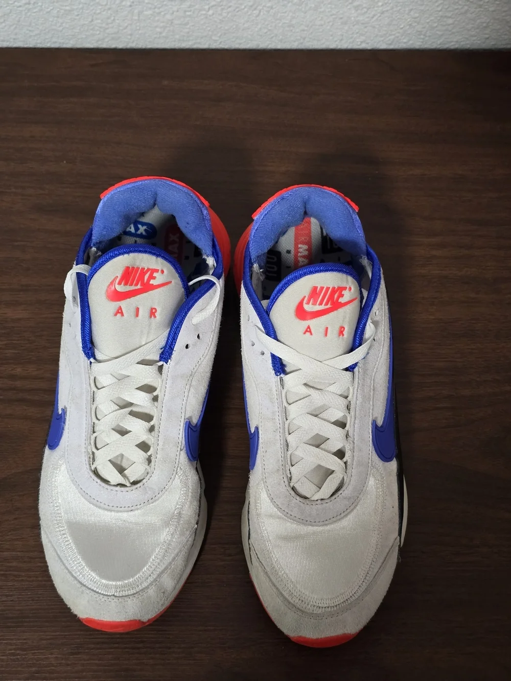 Nike Air Retro White Blue Orange Runner Sneakers